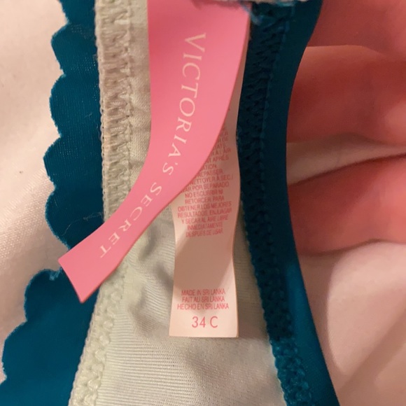Victoria’s Secret Blue-Green Scalloped Bikini Top - Picture 2 of 2